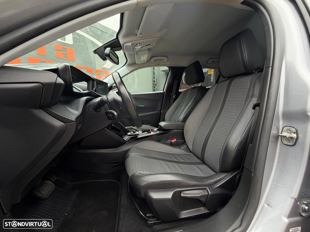 Peugeot e-2008 50 kWh Allure - 5