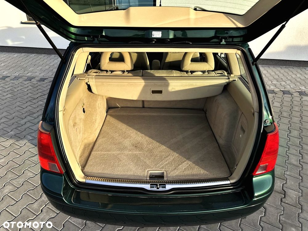 Volkswagen Bora Variant 2.3 V5 - 20