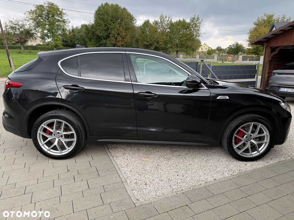 Alfa Romeo Stelvio - 4