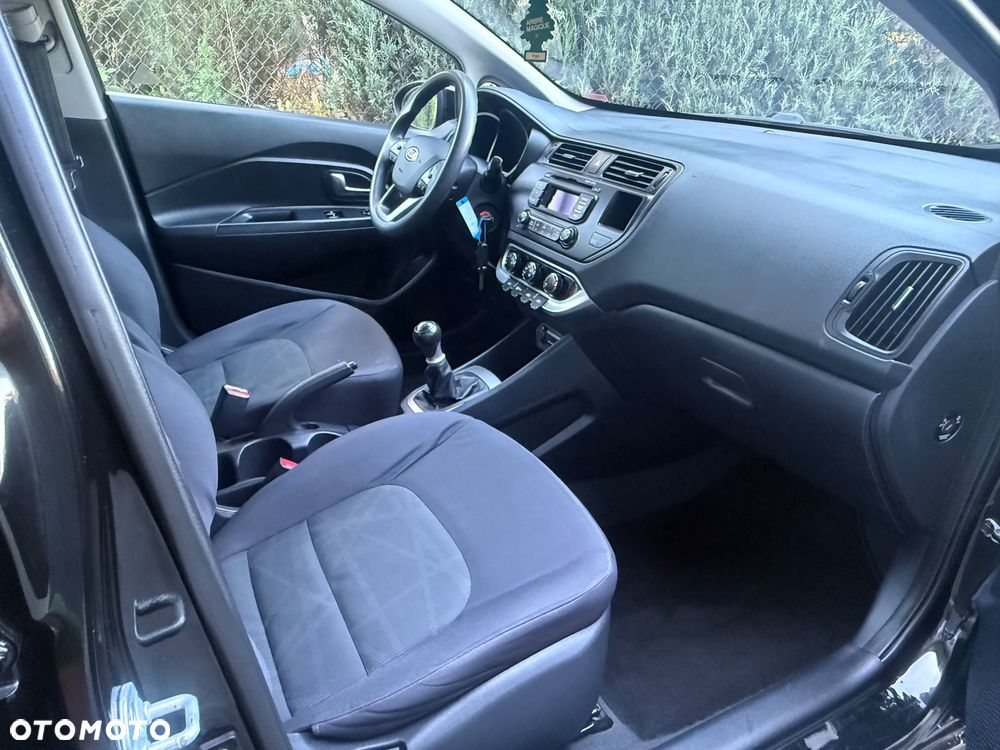 Kia Rio 1.2 Attract - 28