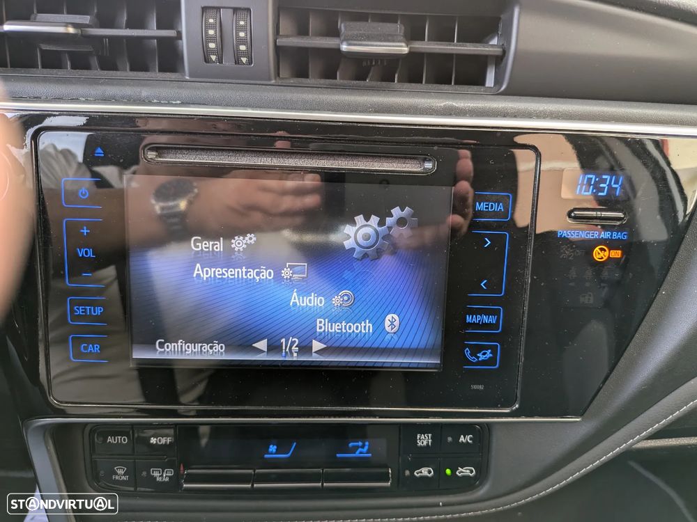 Toyota Auris Touring Sports 1.8 HSD Freestyle - 12