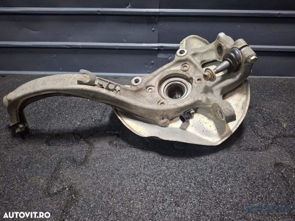 Fuzeta dreapta fata defecta AUDI A4 IV Avant 8K5, B8 2007 - 2010 TDI CAGA 8K0407254R - 2