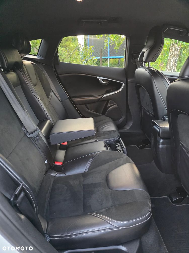 Volvo V40 D4 Drive-E R-Design Momentum - 28