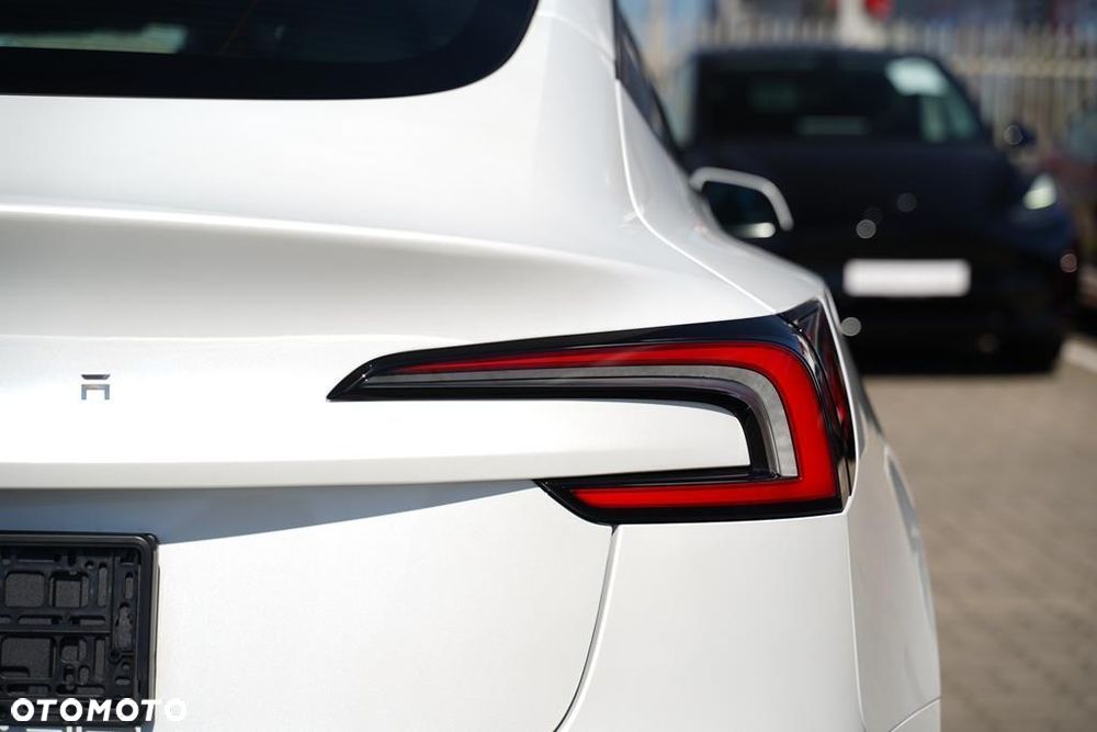 Tesla Model 3 Long Range RWD Premium - 18