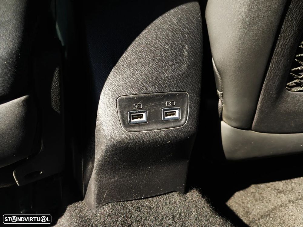 Peugeot e-2008 50 kWh GT - 32