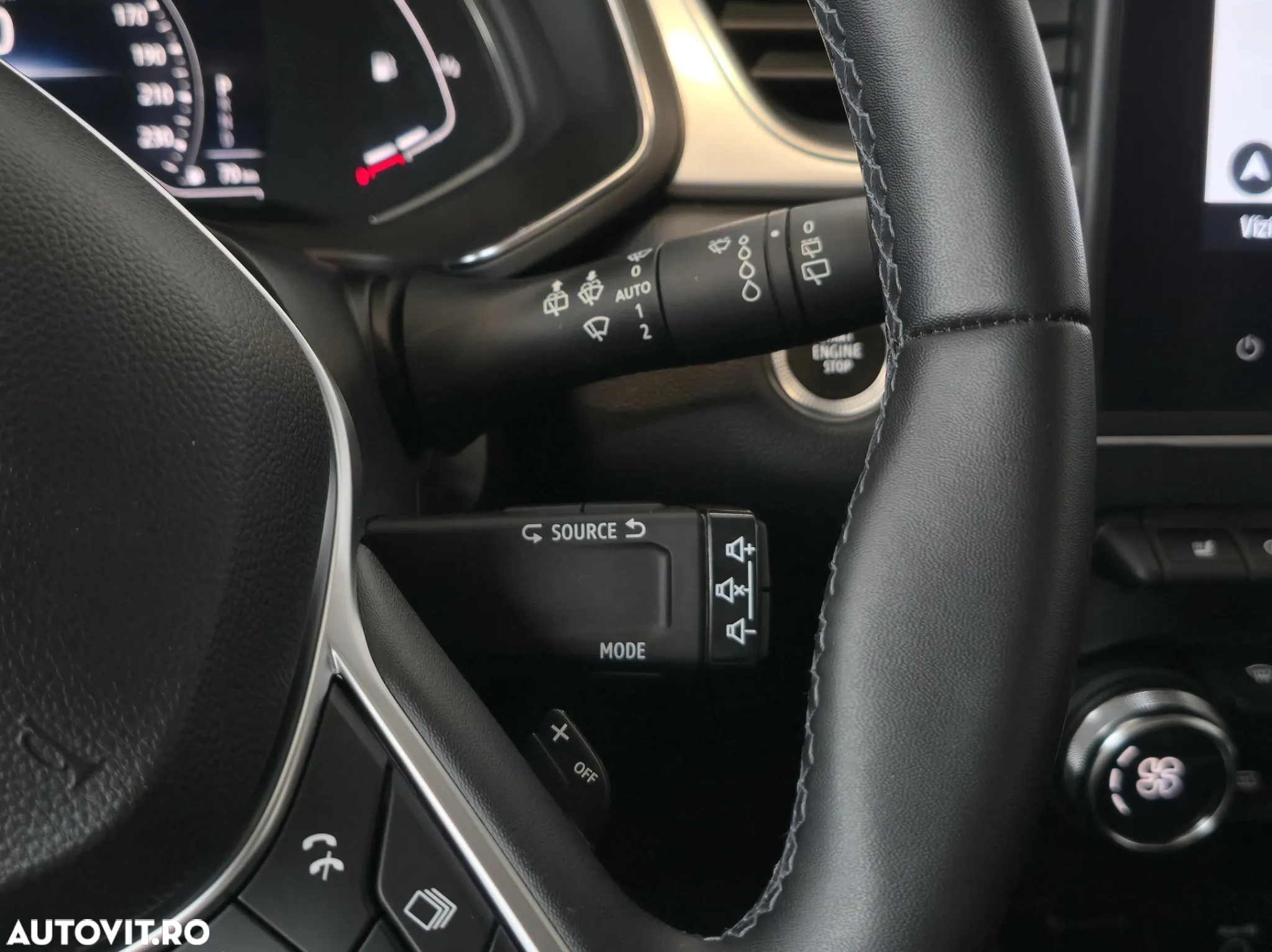 Renault Captur TCe 140 EDC Intense - 12