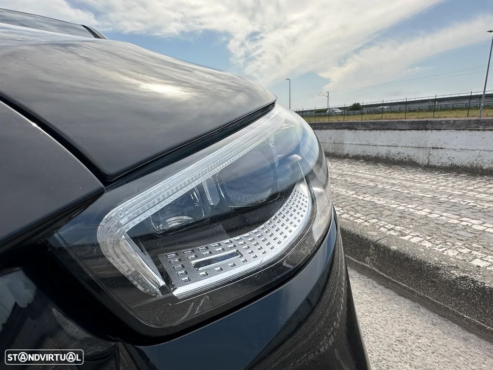 Mercedes-Benz S 580 e - 12