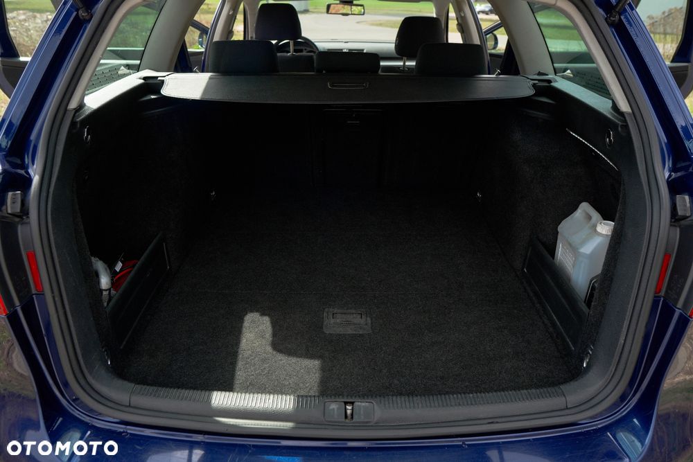 Volkswagen Passat 2.0 TDI DPF Comfortline - 8