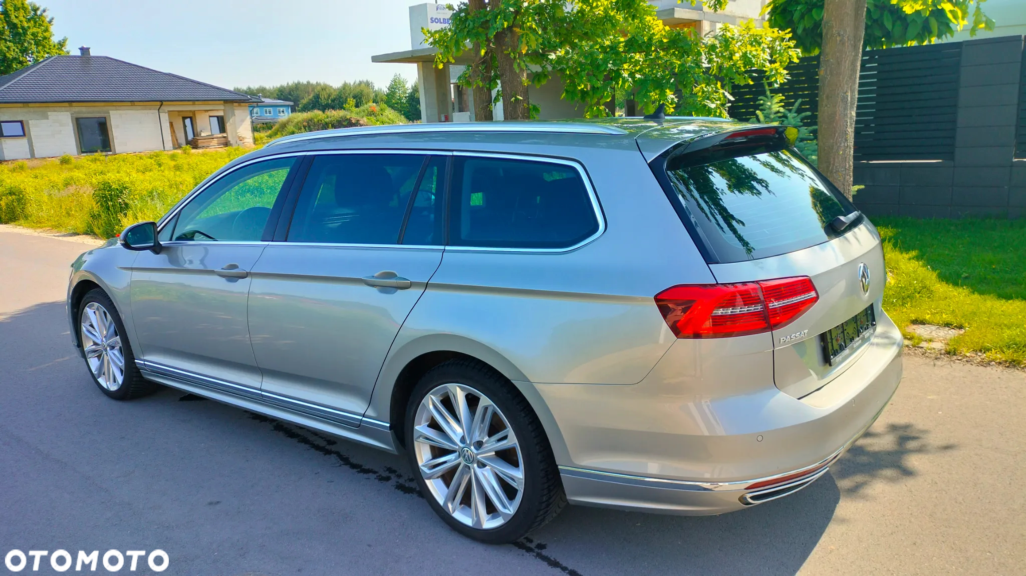 Volkswagen Passat - 9
