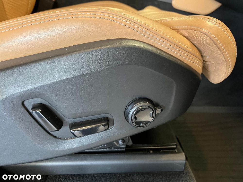 Volvo XC 90 T8 AWD Plug-In Hybrid Inscription 7os - 9