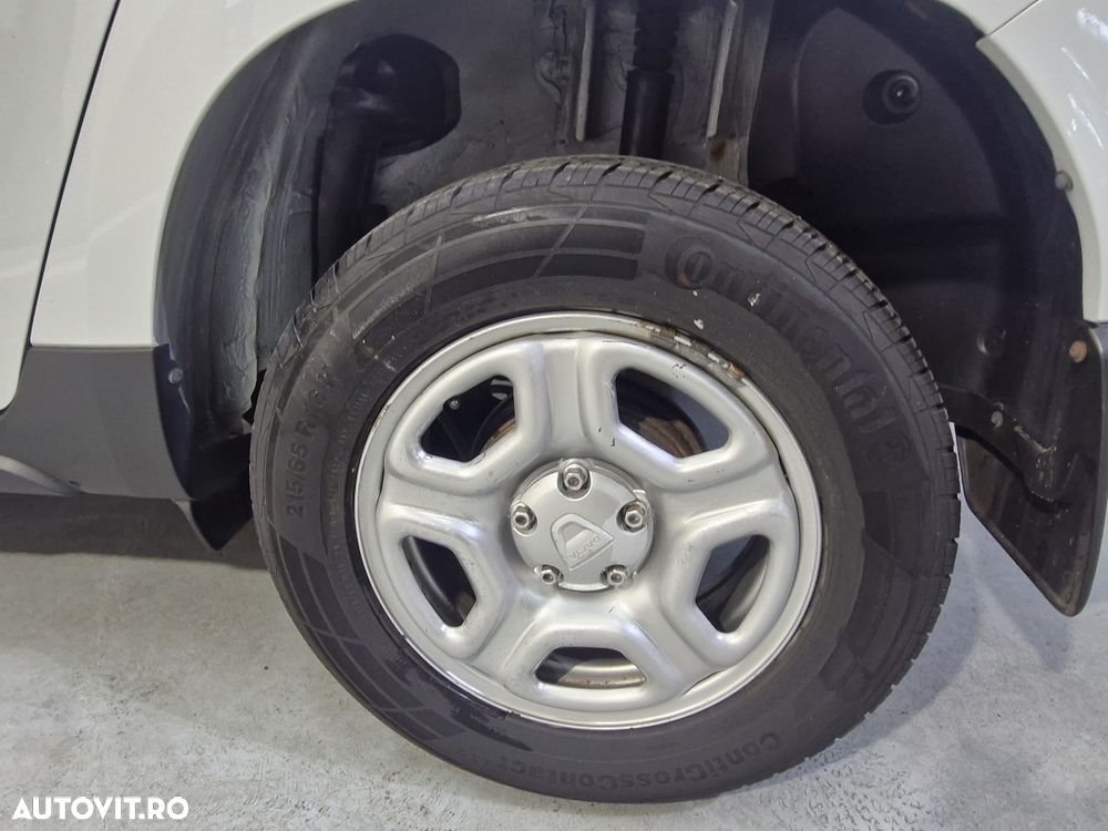 Dacia Duster 1.6 SCe Comfort - 4