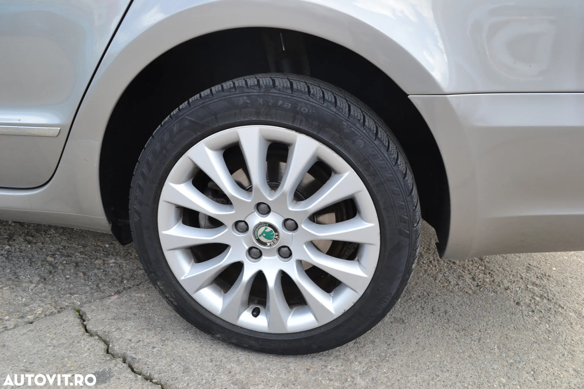 Skoda Superb 1.8 TSI Ambition DSG - 31
