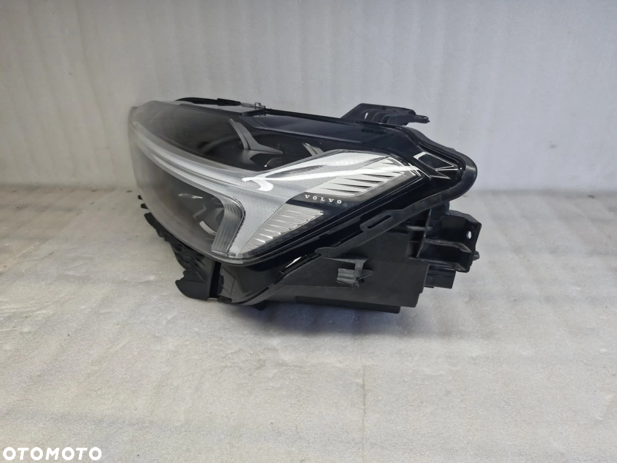 VOLVO XC60 II MID LED LAMPA LEWA/PRAWA PRZÓD 32337374/32337375 KOMPLET - 25