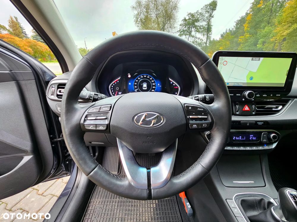 Hyundai i30 Kombi 1.5 T-GDI 48V-Hybrid EDITION 30 - 32
