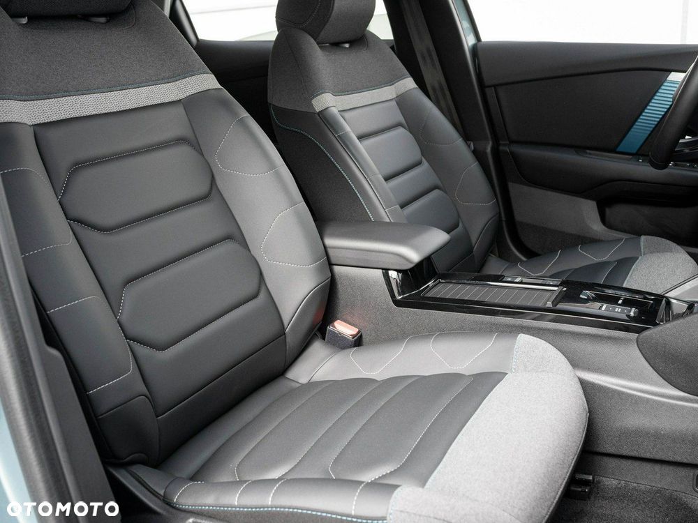 Citroën C4 EV136 50kWh Shine - 27
