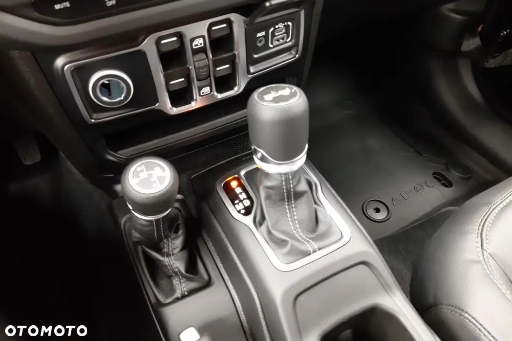 Jeep Wrangler Unlimited GME 2.0 Turbo Sahara - 16