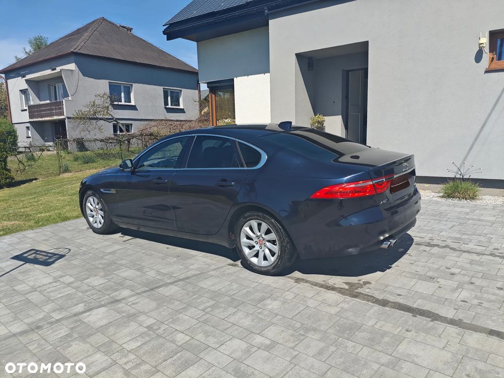 Jaguar XF 20d Prestige - 7