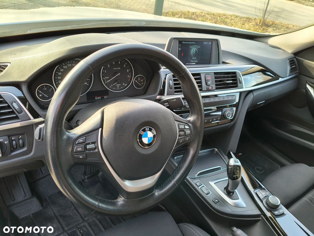BMW 3GT 320i xDrive - 15