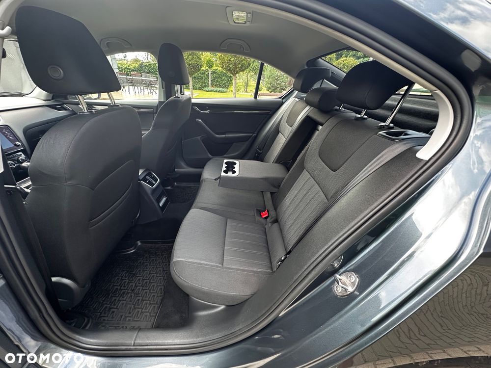 Skoda Octavia 2.0 TDI Style DSG - 18