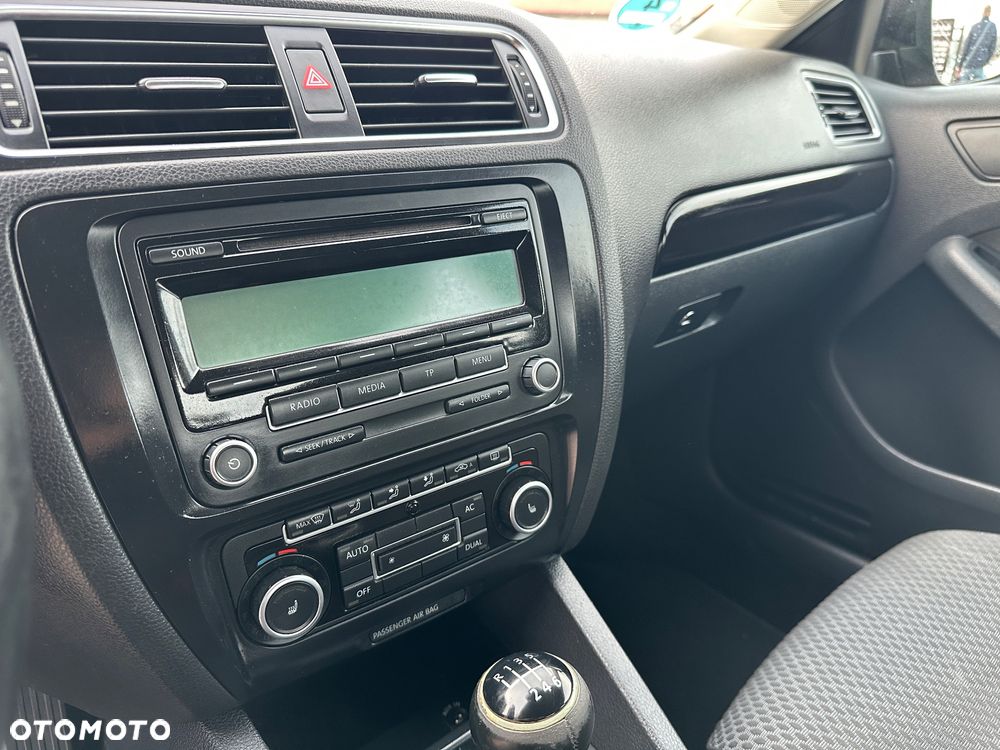 Volkswagen Jetta 1.2 TSI BlueMotion Technology Trendline - 17