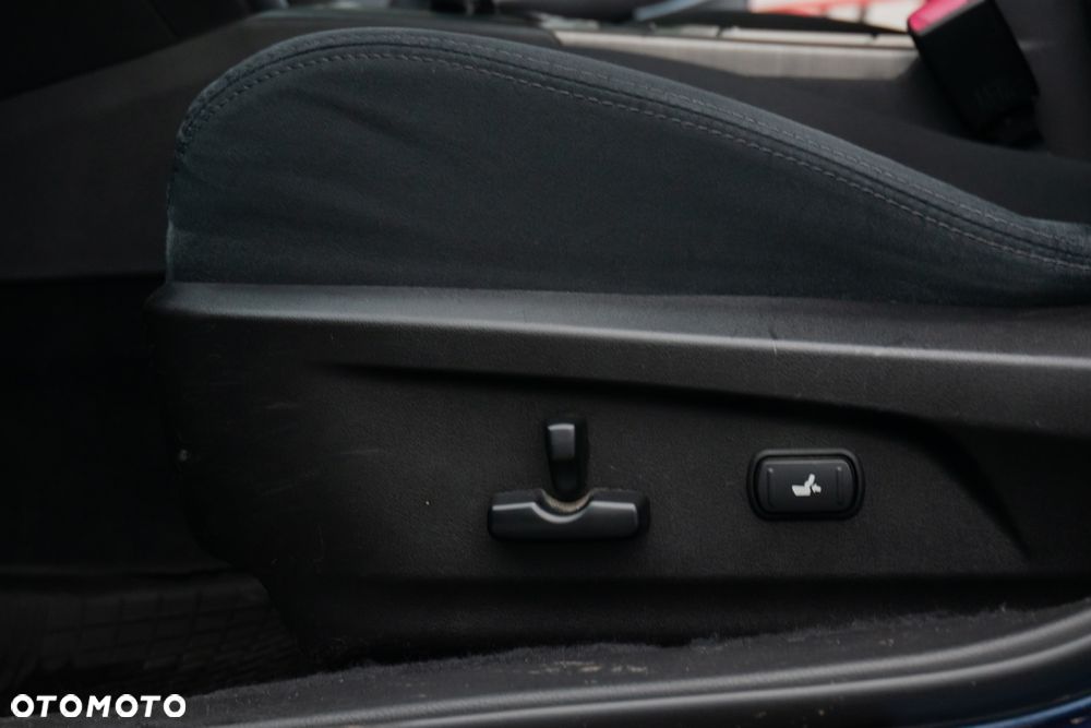 Subaru Legacy 2.0i Trend - 17