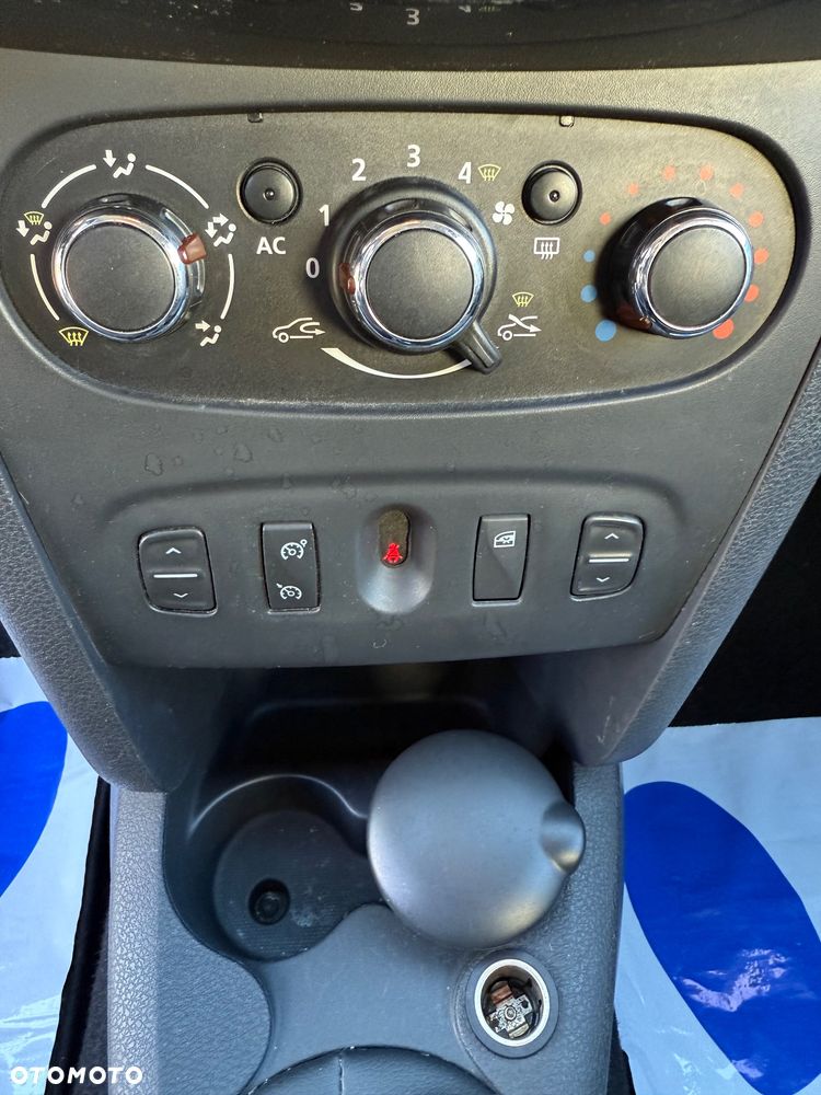 Dacia Logan TCe 90 Prestige - 12