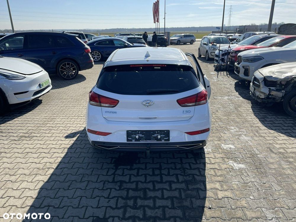 Hyundai i30 1.5 DPI Comfort - 10