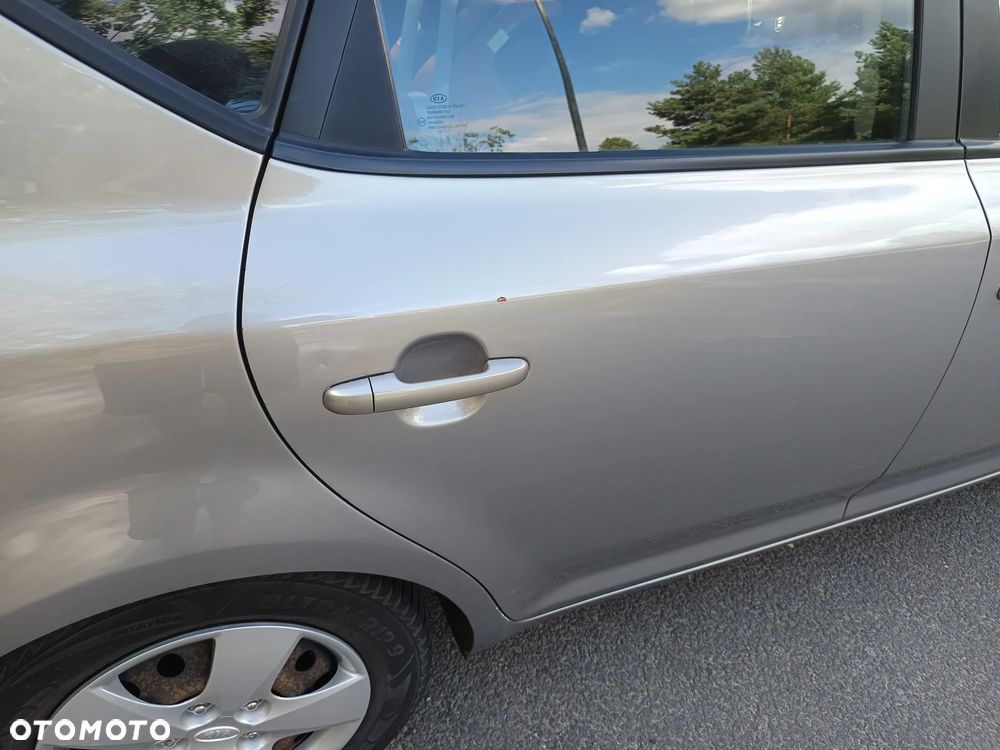 Kia Ceed - 16