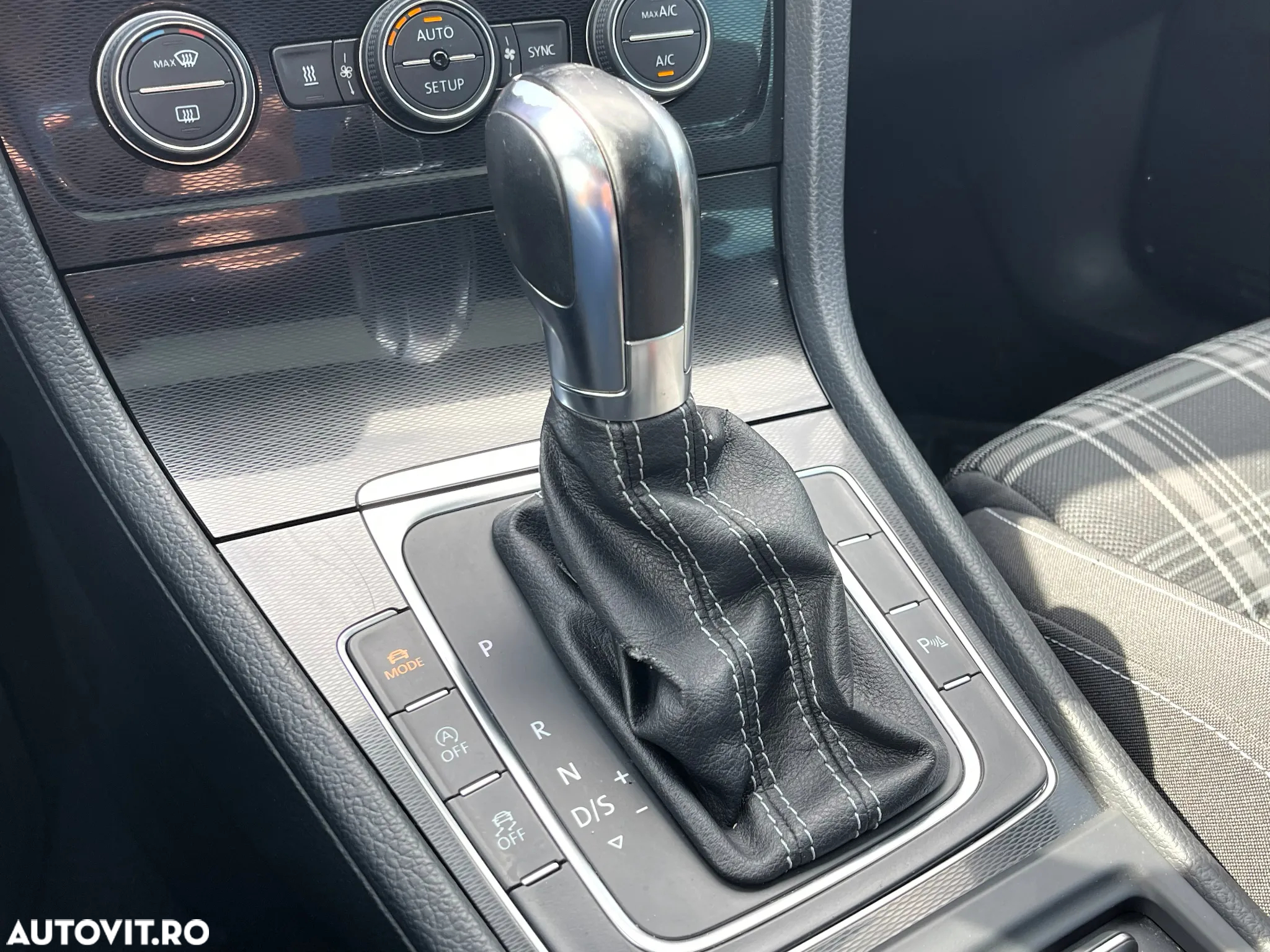 Volkswagen Golf 2.0 TDI DPF BMT DSG GTD - 14