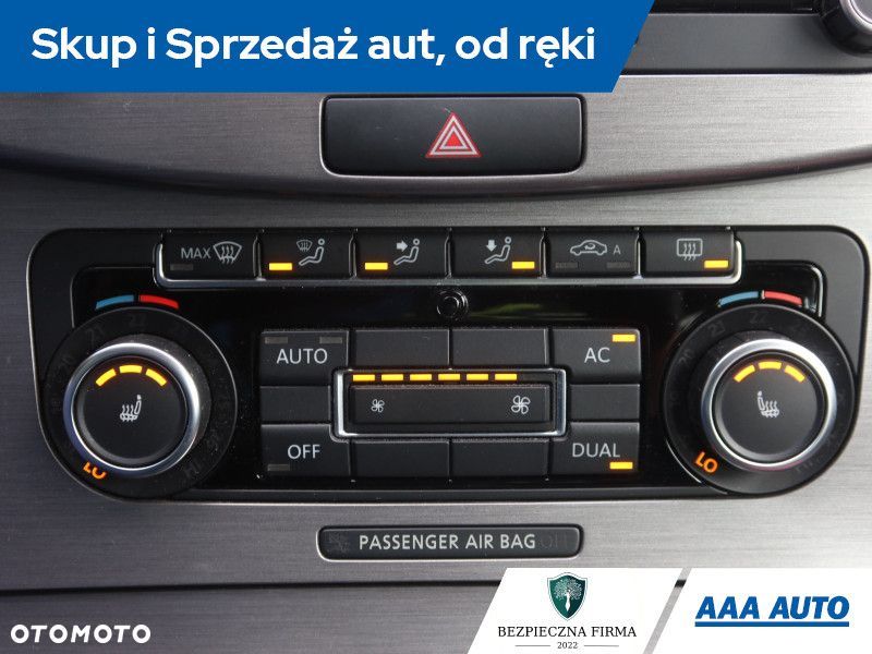 Volkswagen Passat - 15