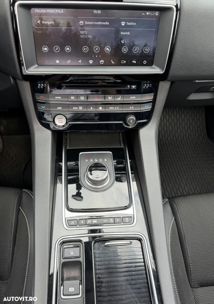 Jaguar F-Pace 20d AWD R-Sport - 20