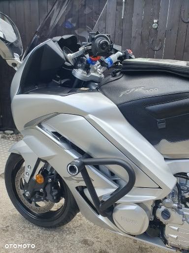 Yamaha FJR - 8