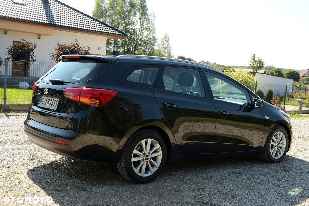 Kia Ceed 1.6 GDI Dream Team Edition - 9