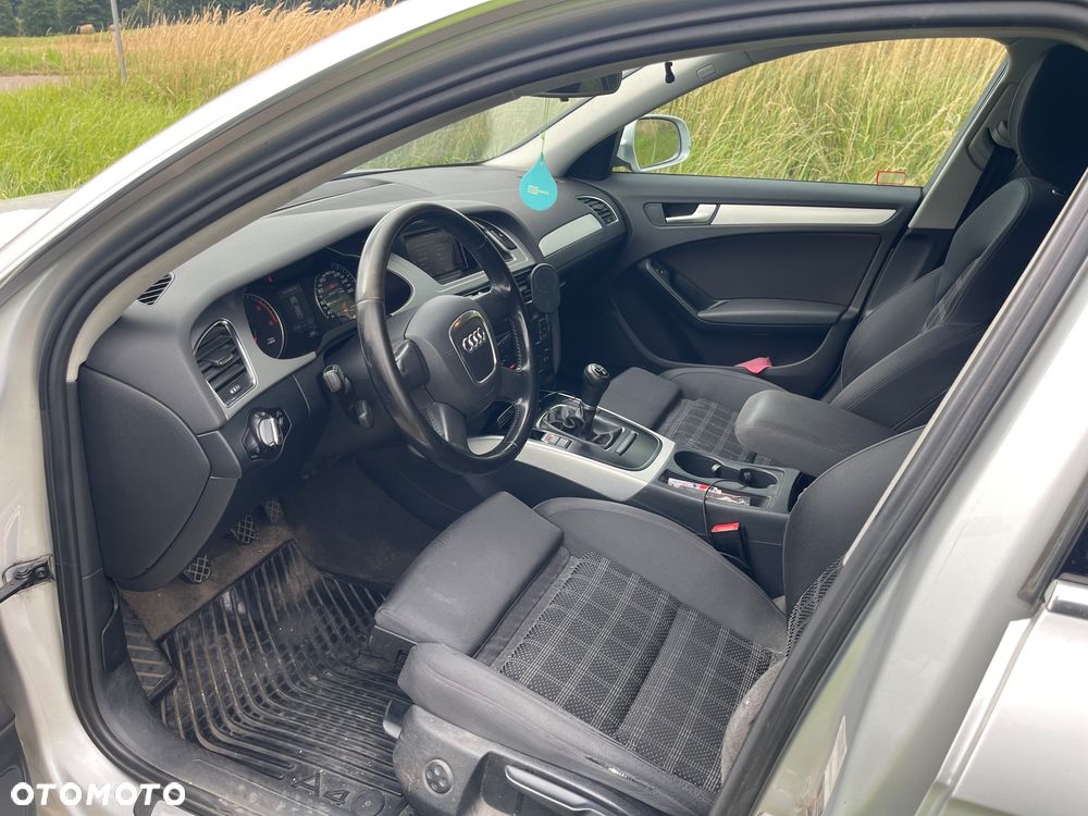 Audi A4 Avant 2.0 TDI - 9