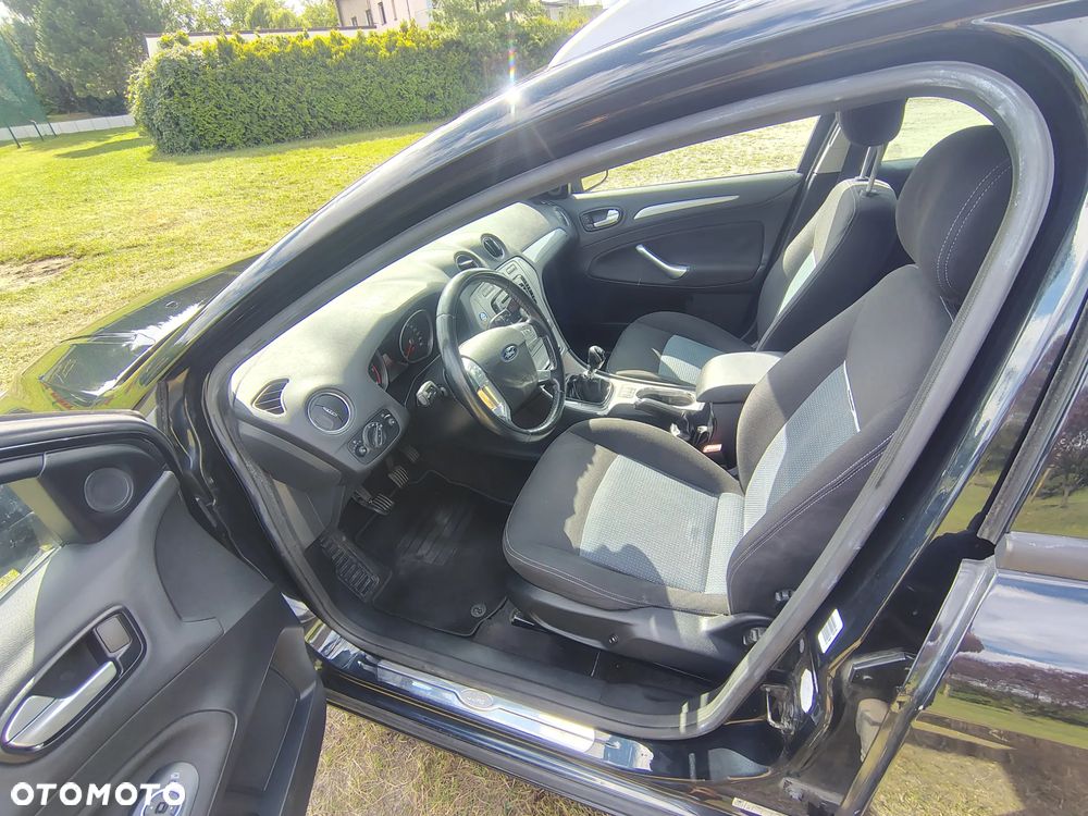 Ford Mondeo - 22