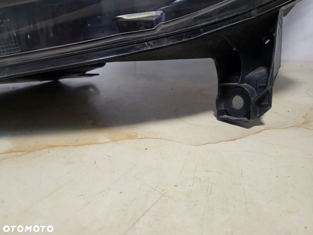 RENAULT TRAFIC PIERWSZY LIFT LED PURE VISION lewa prawa - 2