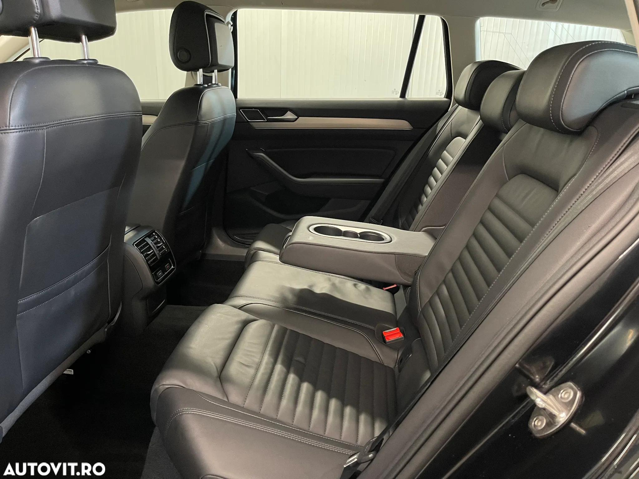 Volkswagen Passat Variant 2.0 TDI DSG Highline - 11