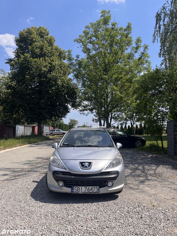 Peugeot 207 - 1