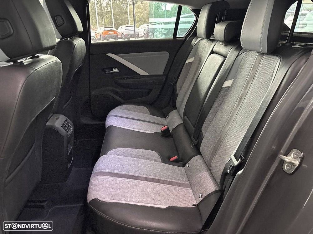 Opel Astra 1.5 D Elegance Aut. - 10