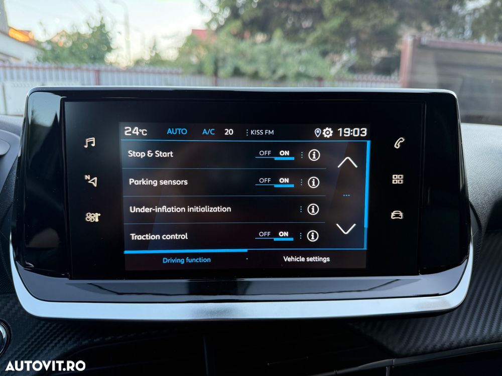 Peugeot 2008 1.5 BlueHDI EAT8 STT Allure Pack - 21