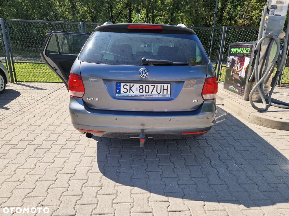 Volkswagen Golf - 6