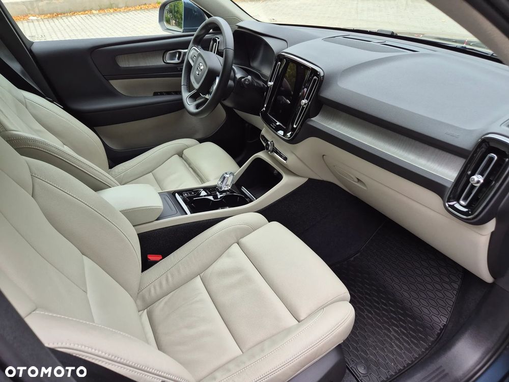 Volvo XC 40 B4 B AWD Inscription - 9
