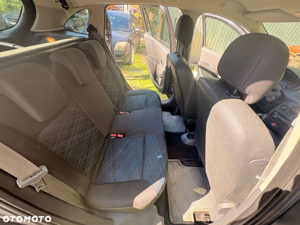 Renault Clio - 8