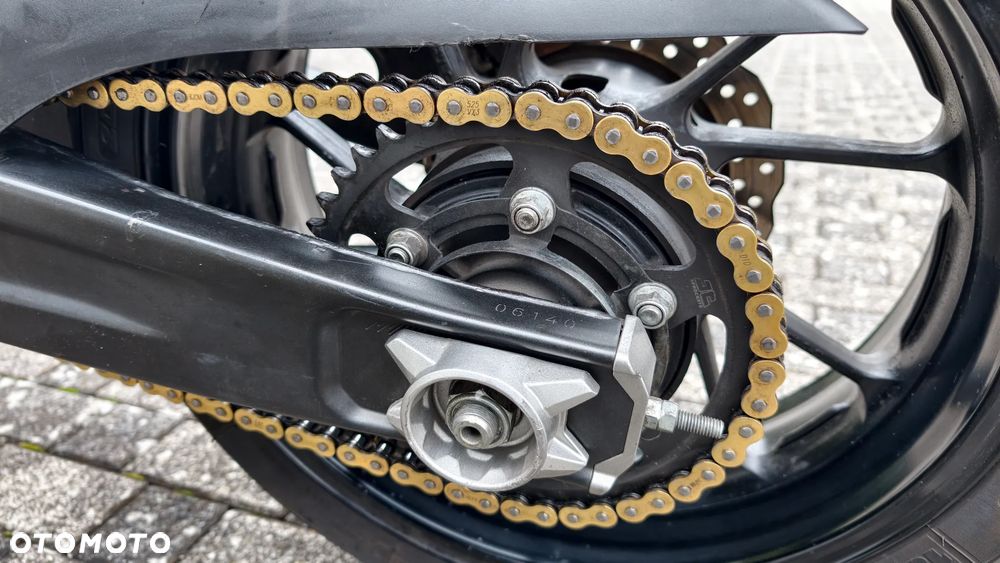 Yamaha MT - 19