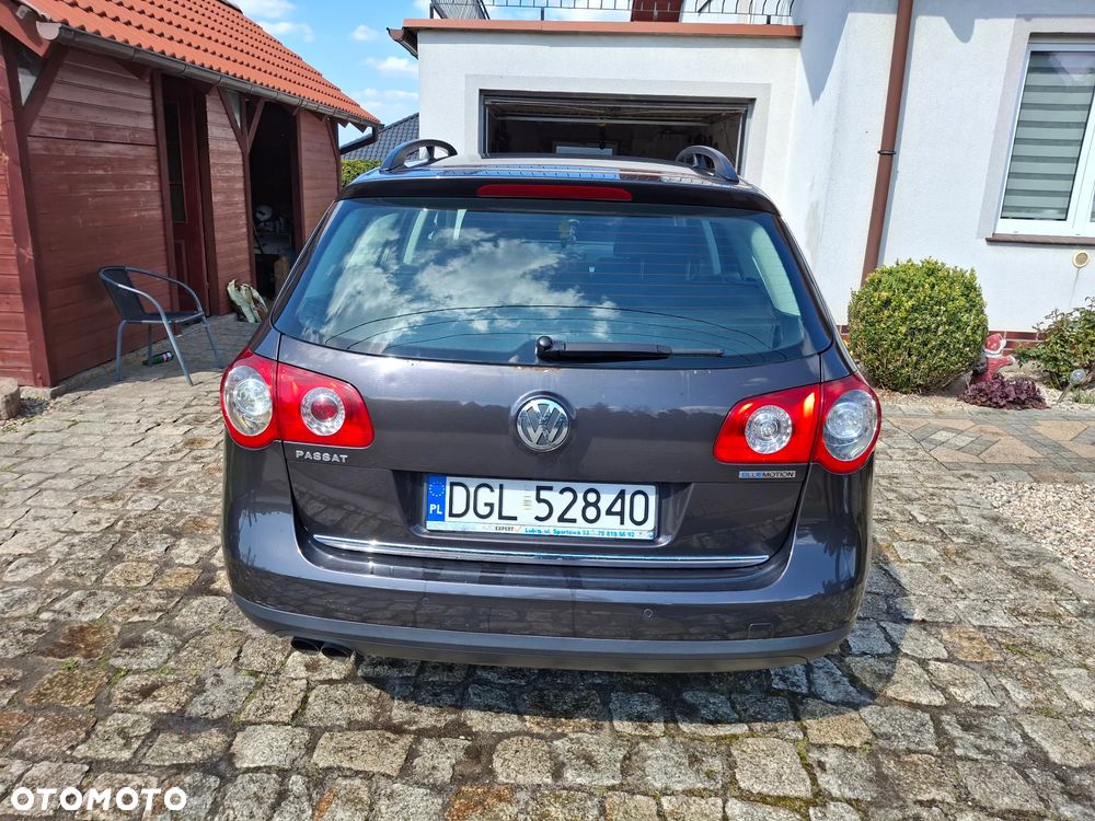 Volkswagen Passat 2.0 TDI DPF BlueMot Comfortline - 8