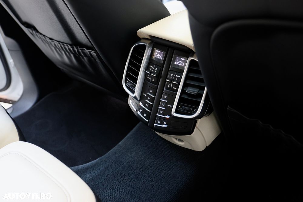 Porsche Cayenne 3.6 L GTS - 4