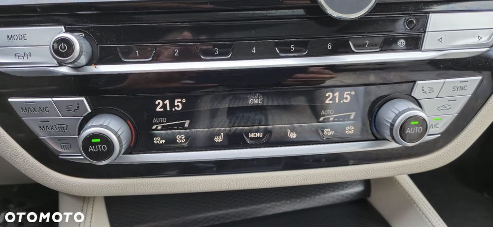 BMW Seria 5 530e xDrive - 23