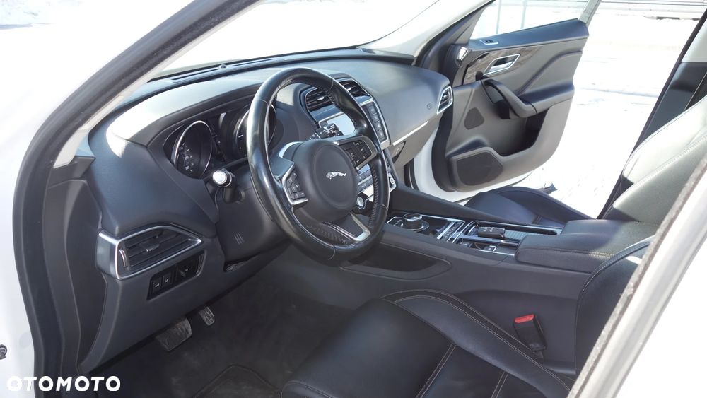 Jaguar F-Pace 2.0 i4D AWD Prestige - 14