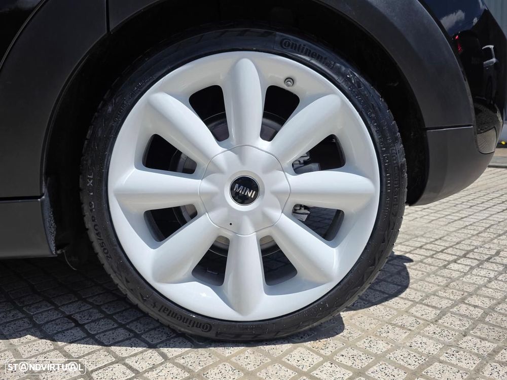 MINI 5 Portas Cooper D Auto - 16
