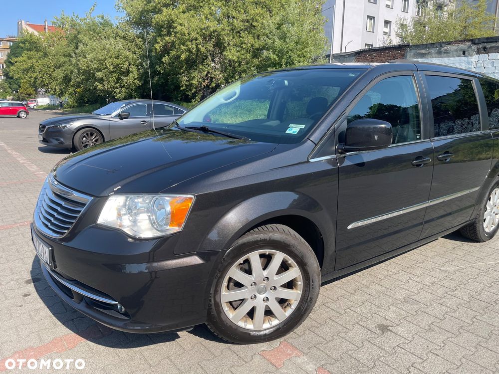 Chrysler Town & Country 3.6 Limited - 26